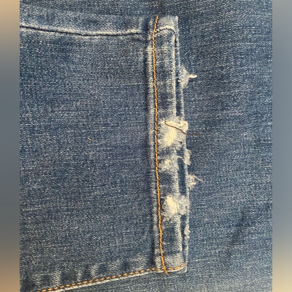 Distressed jeans, Studio Blue (from Stitch Fix), women’s size 30 - Picture 10 of 13